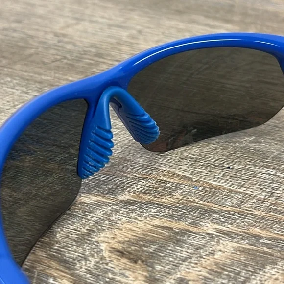 SOLD IN STORE Nike Skylon Ace EV0891 Men’s Sunglasses and Cleaning Pouch - Picture 5 of 9